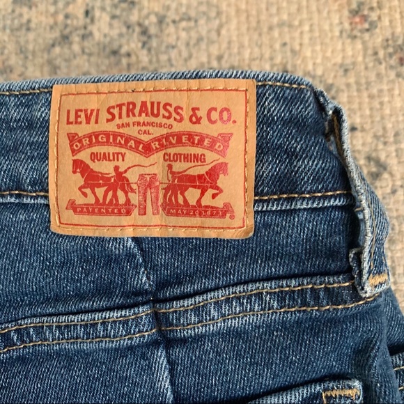 Levi altered slim straight jeans - Picture 3 of 6